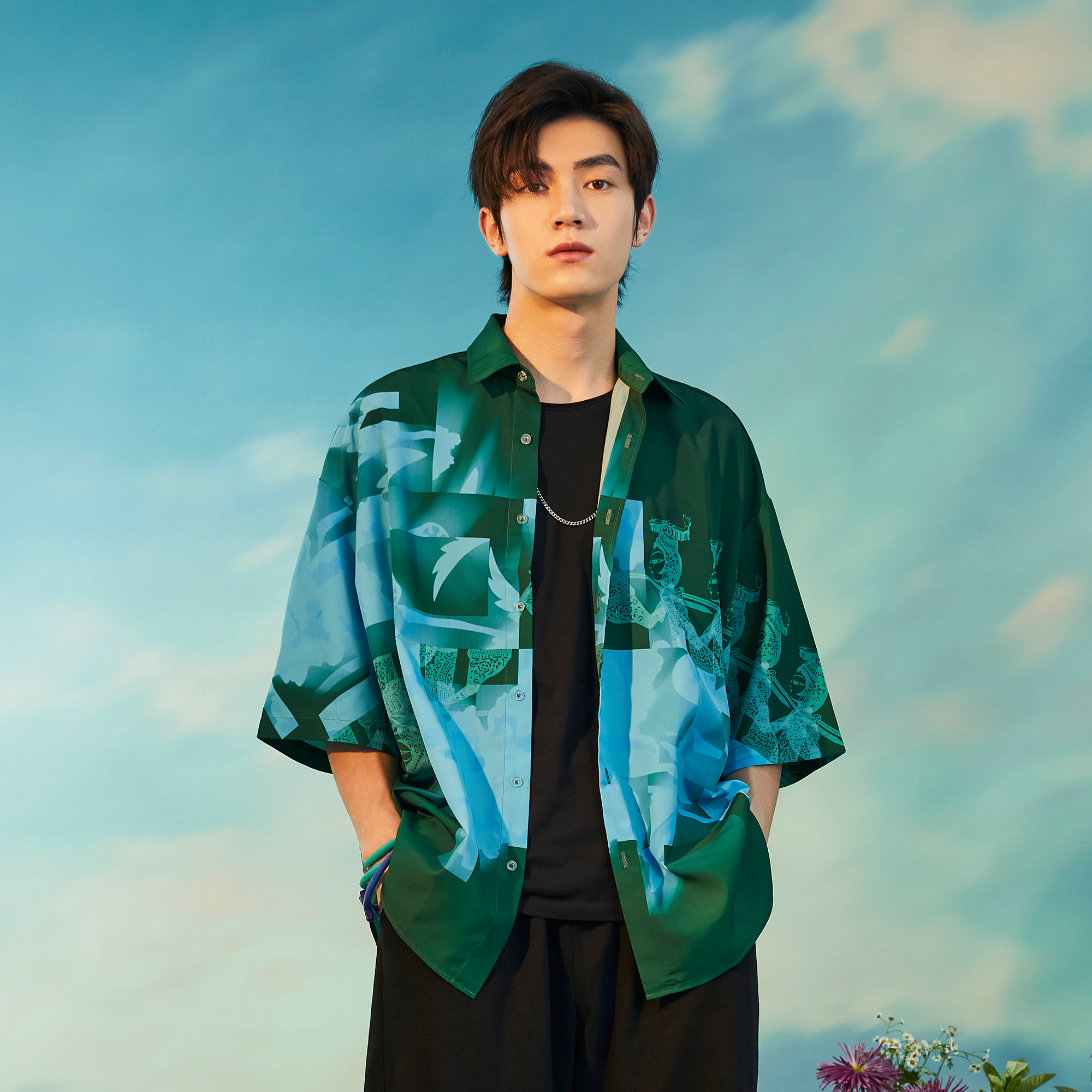 MASH UP ASIA Poppy Full-Print Half Shirt