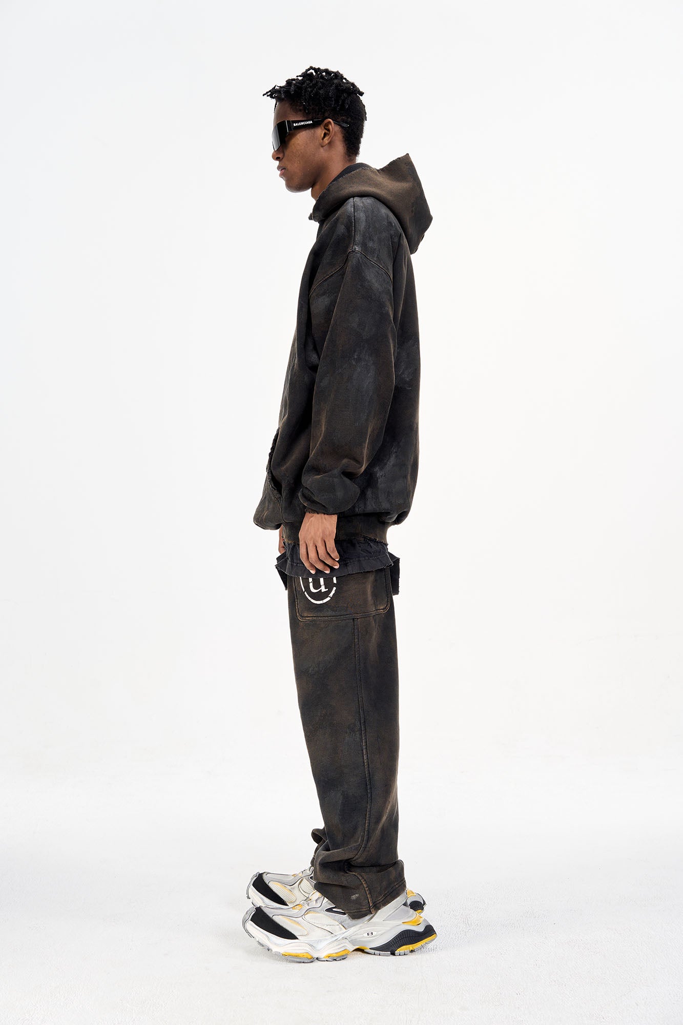 ULIPERY LOGO Mud-Wash Frayed Sweatpants