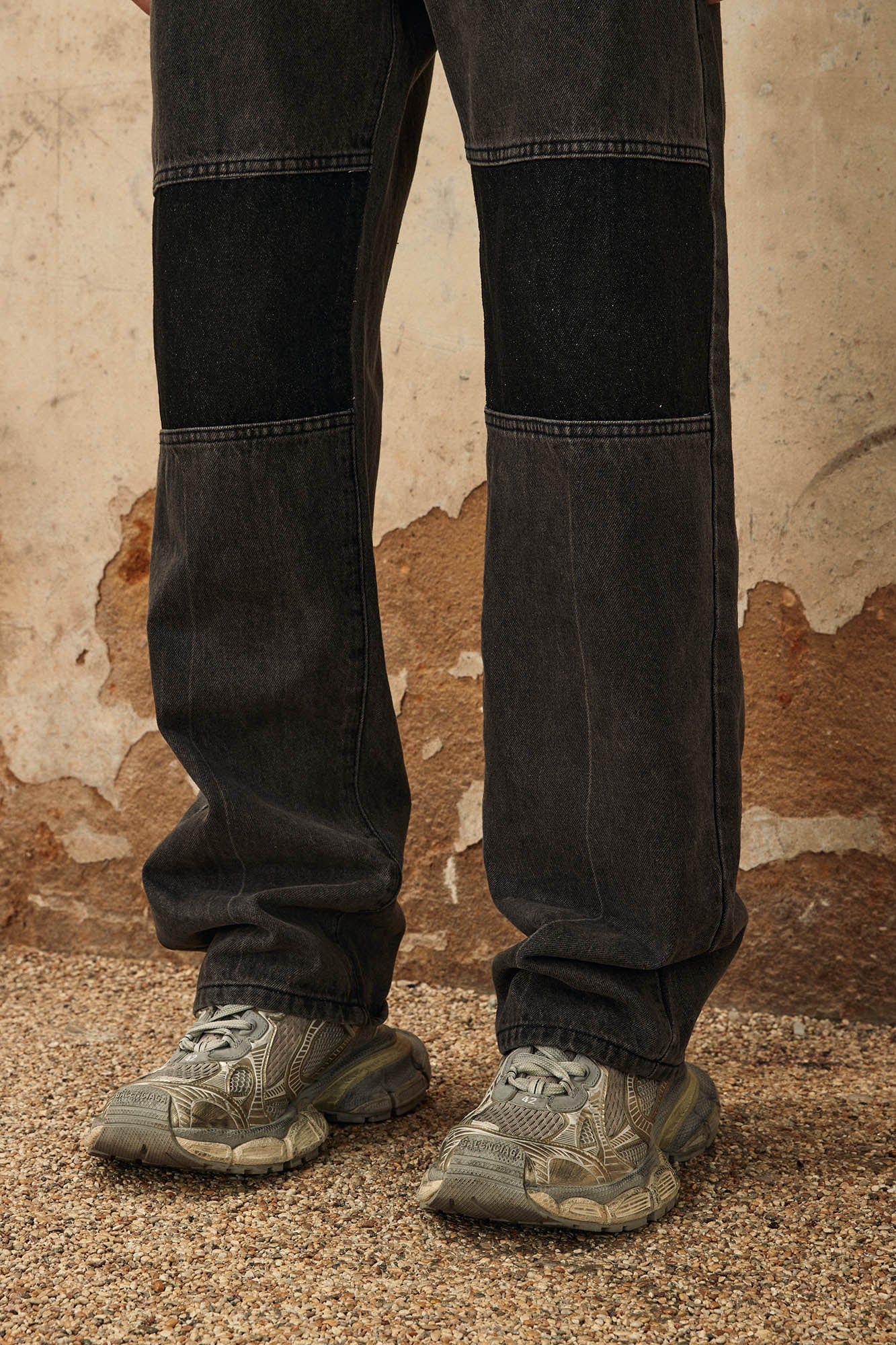 OVDY Spliced Knees Straight-Leg Jeans