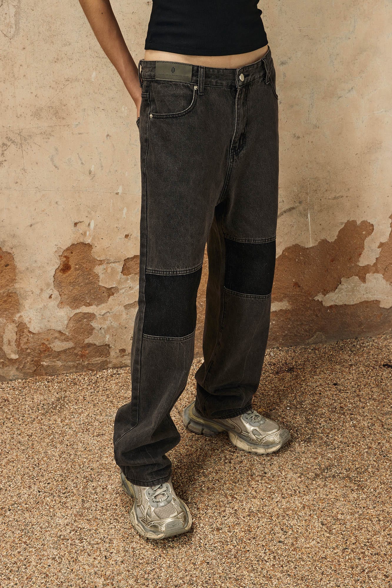 OVDY Spliced Knees Straight-Leg Jeans