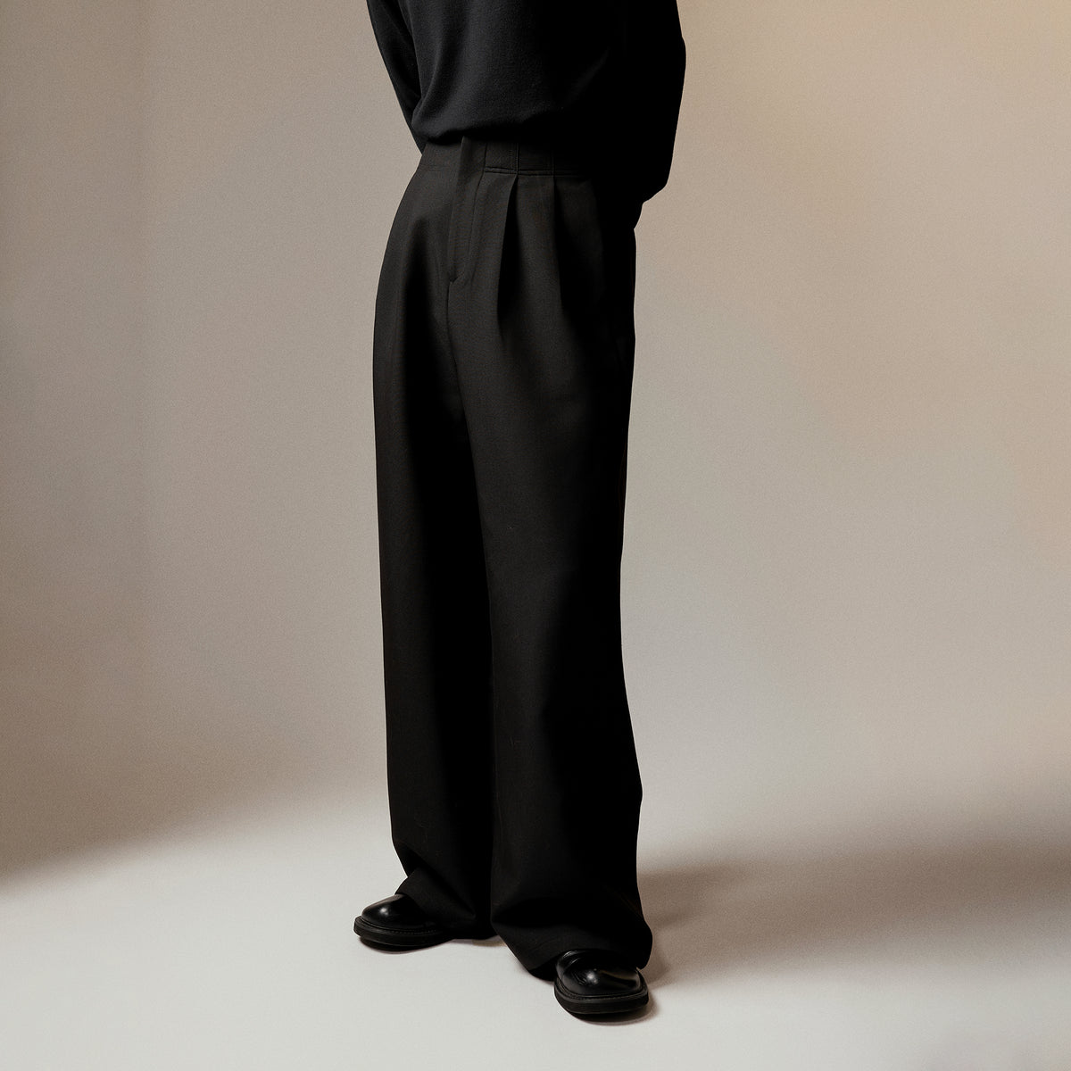 SAMMOKONPA Double-Pleat Wide-Leg Trousers