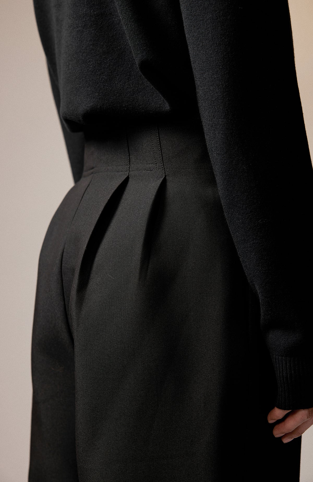 SAMMOKONPA Double-Pleat Wide-Leg Trousers