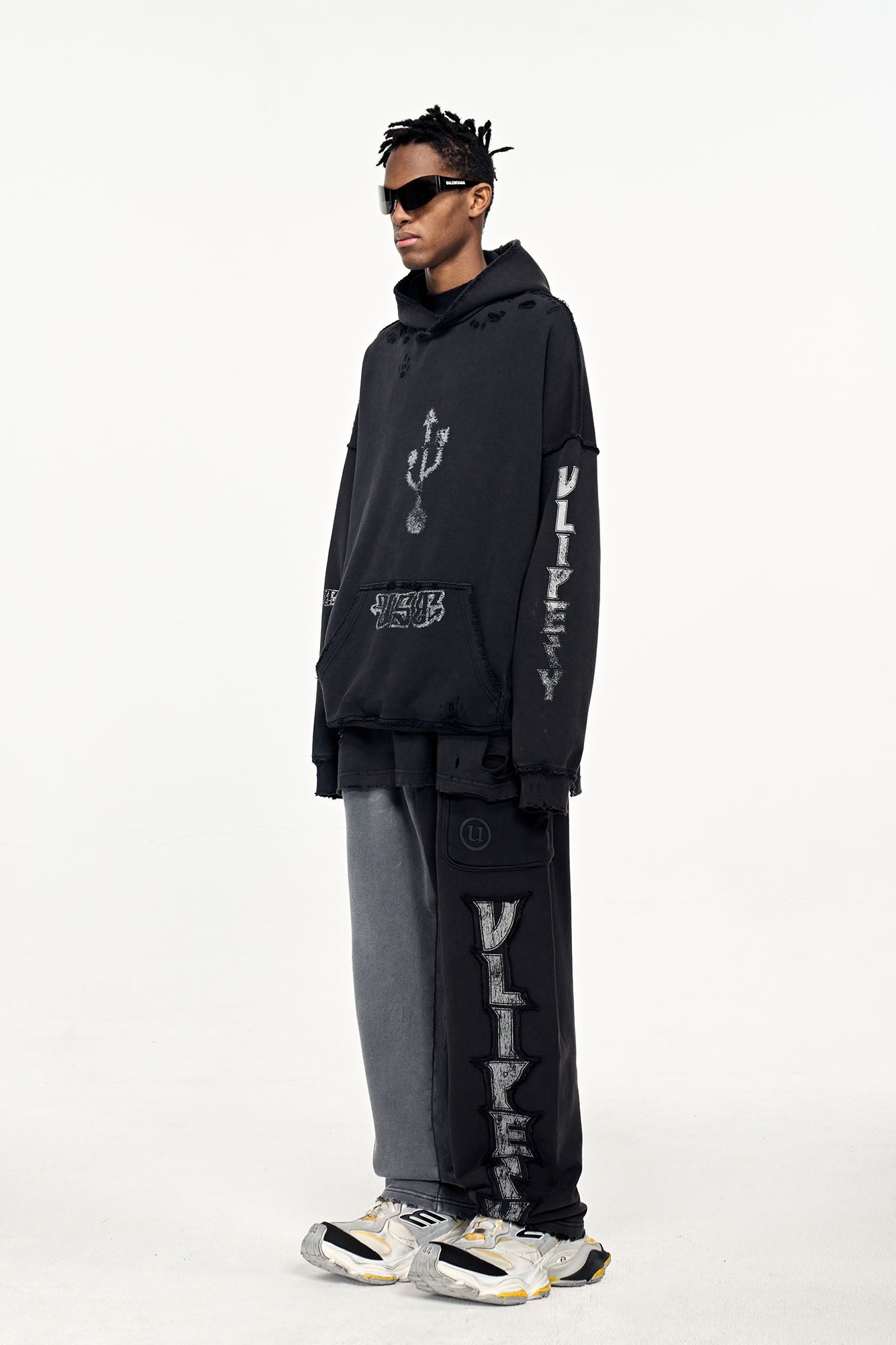 ULIPERY Distressed USB Graphic Hoodie