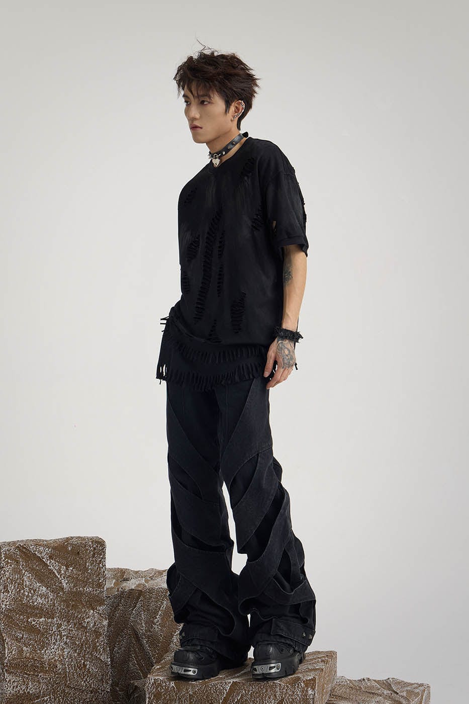 FLYERRER Double-Layered Cut-Out Distressed Washed T-Shirt