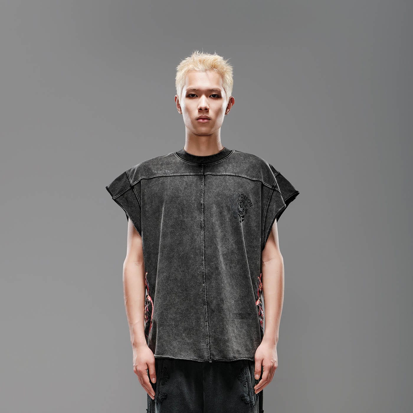 LIFEGOESON Flame Embroidery Deconstructed Sleeveless T-Shirt