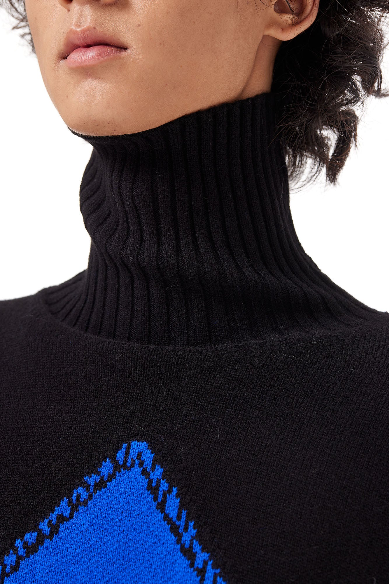 OUYANG WENJUN Contrast Spade Jacquard Turtleneck Sweater