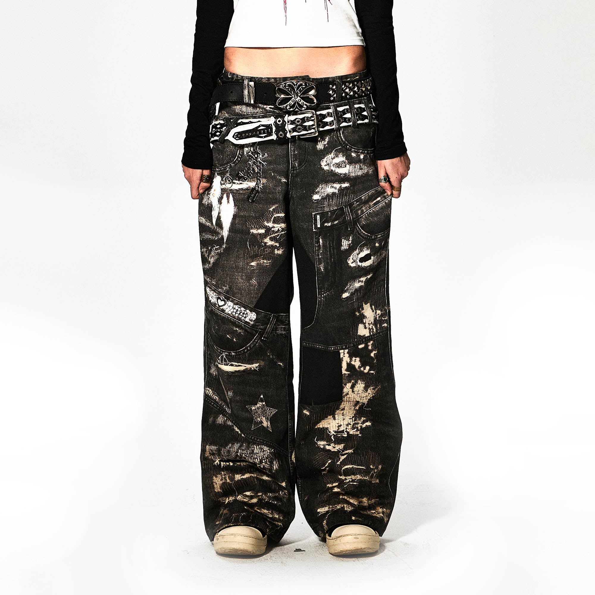 DND4DES Deconstructed Graphic Double-Waist Distressed Jeans