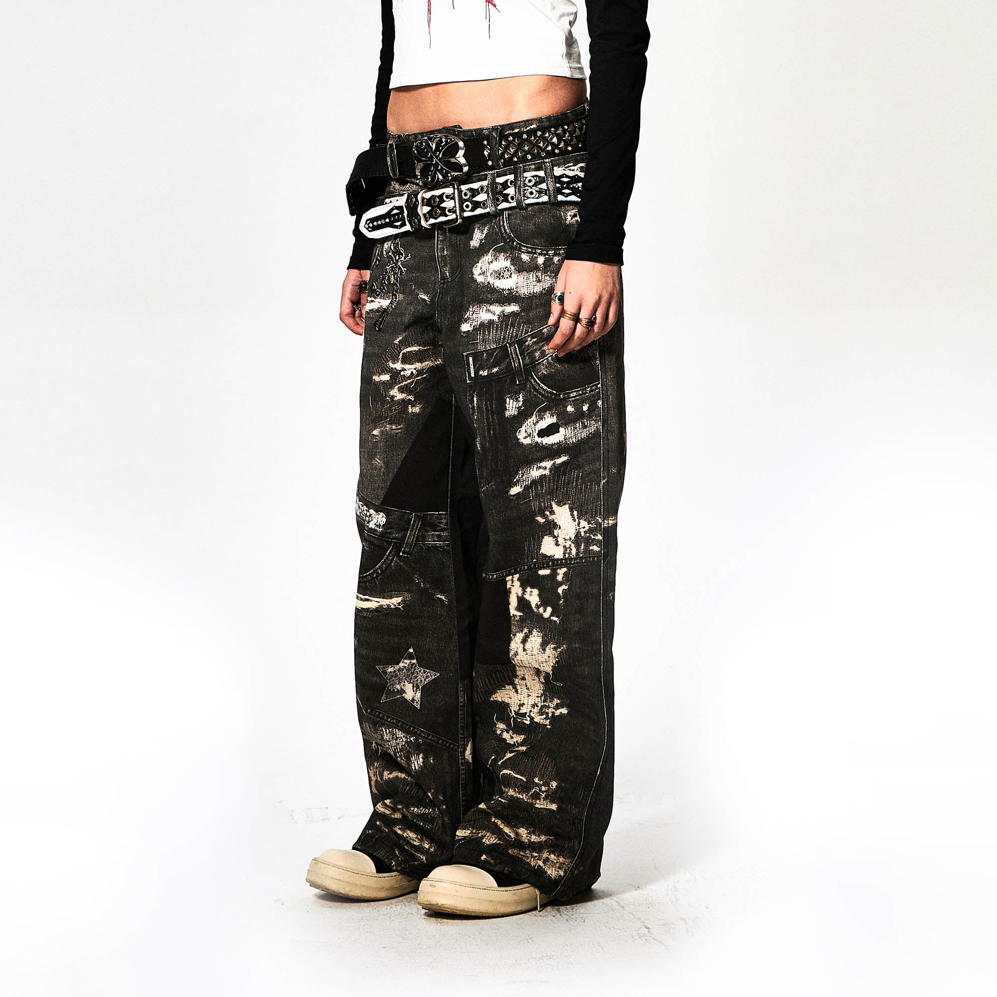 DND4DES Deconstructed Graphic Double-Waist Distressed Jeans