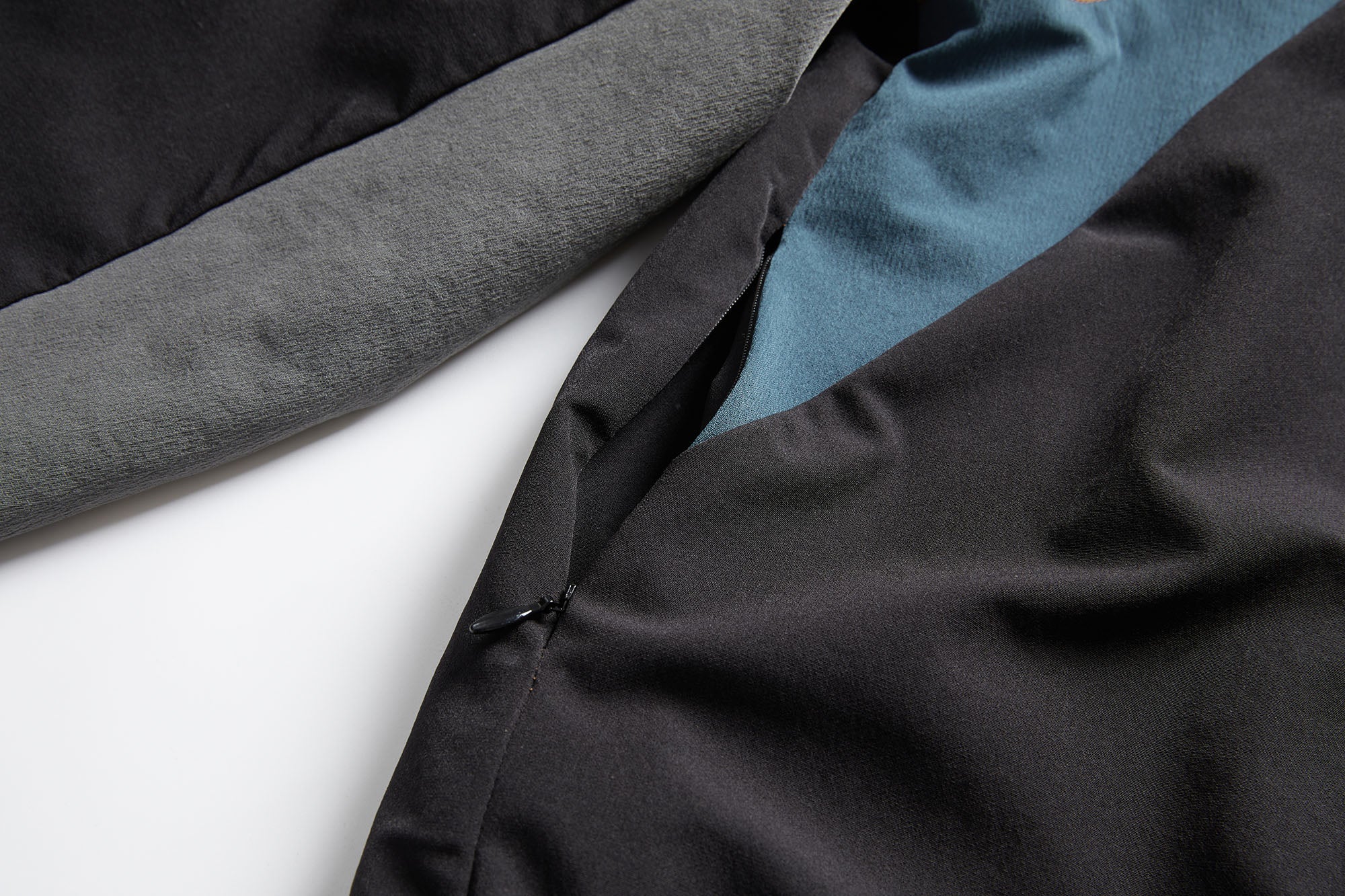 ERROR CODE ROBOT Asymmetric Zip Contrast Panel Sweatshirt, premium urban and streetwear designers apparel on PROJECTISR.com, ERROR CODE ROBOT