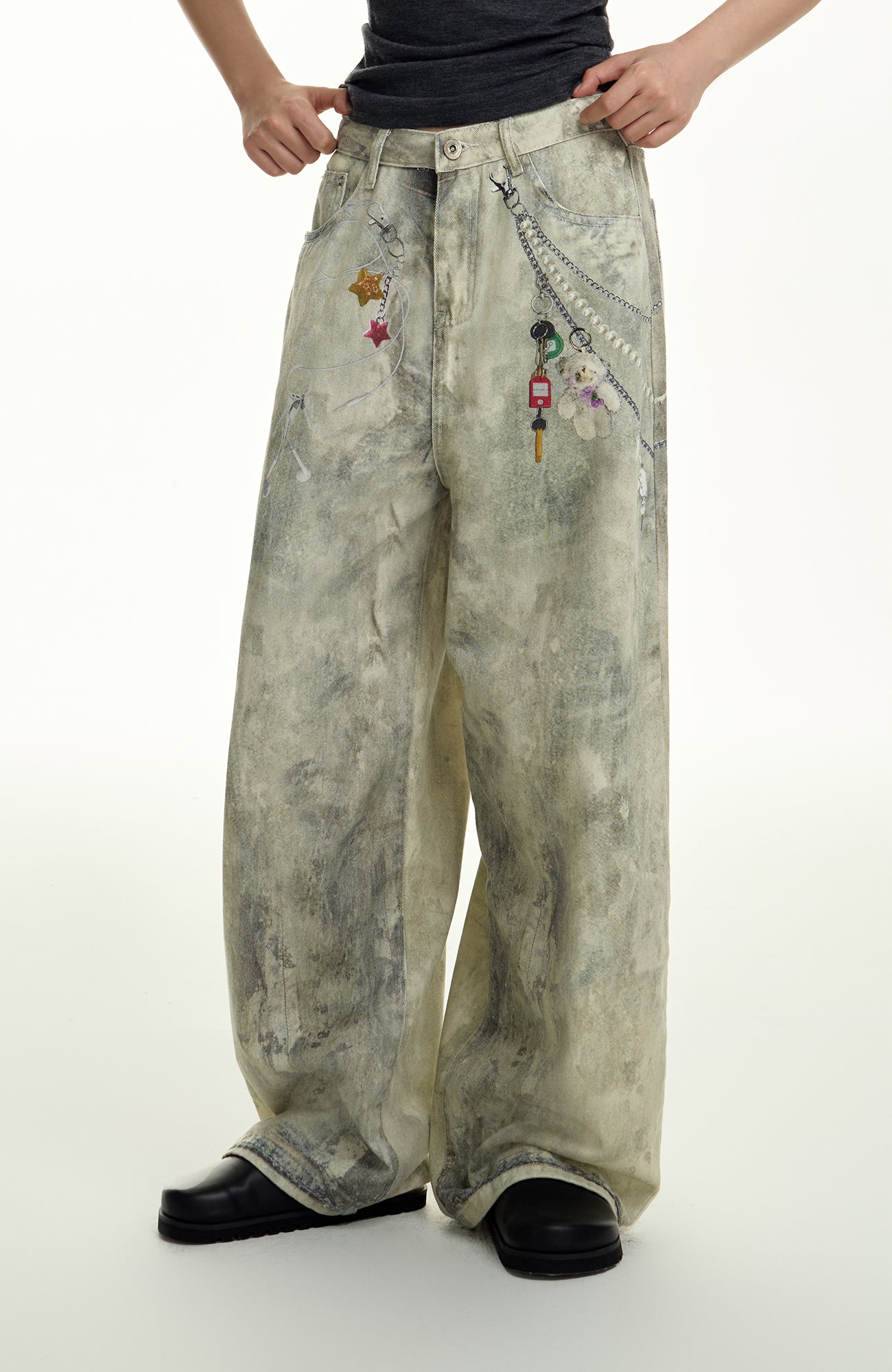 TGNS Distressed Chain Graphic Oversized Jeans
