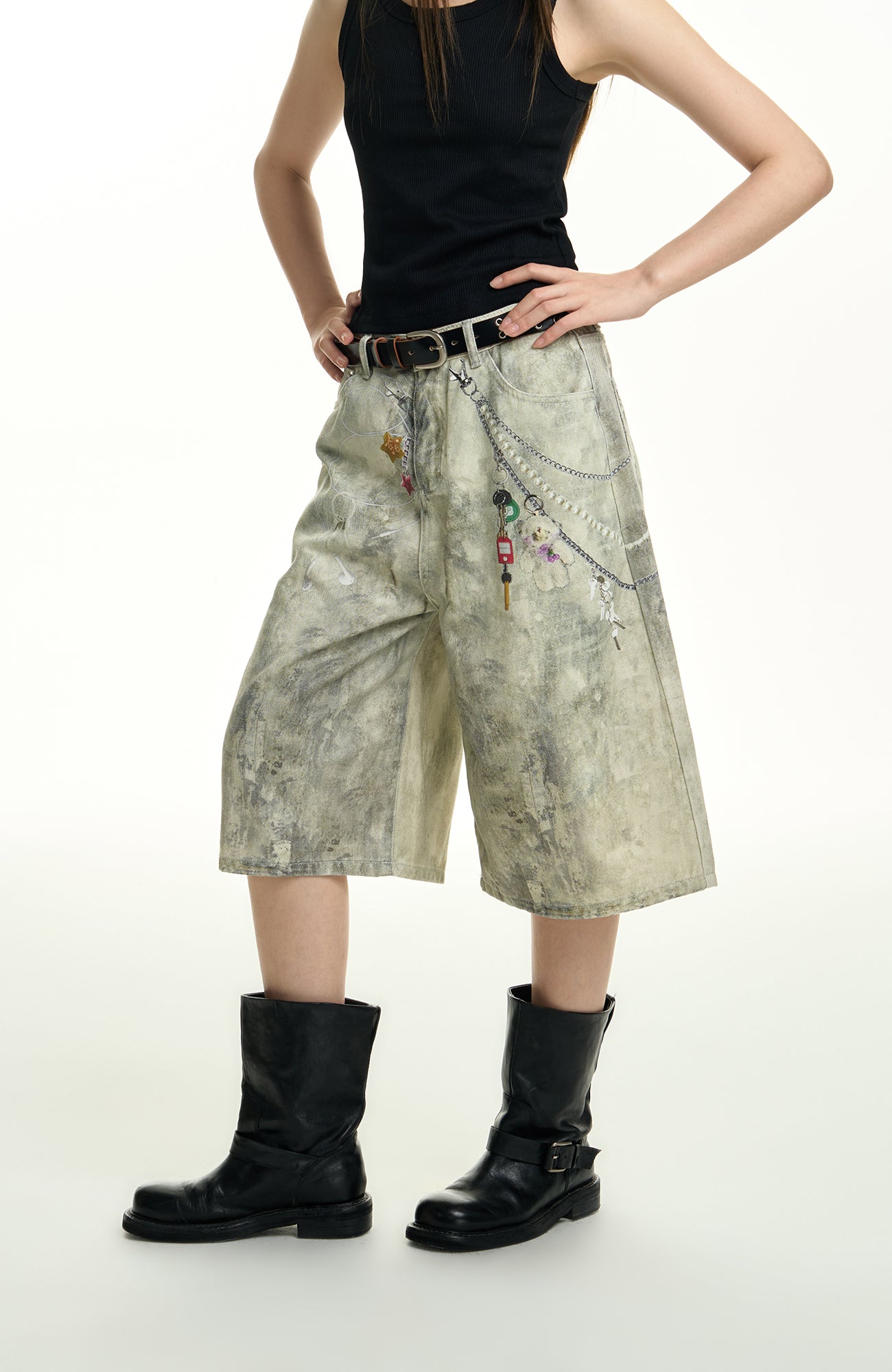 TGNS Distressed Chain Graphic Oversized Jorts