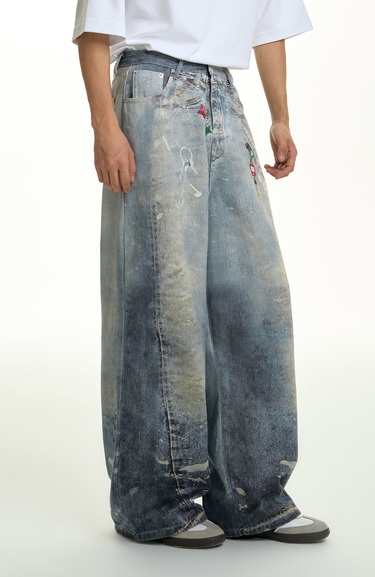 TGNS Distressed Chain Graphic Oversized Jeans