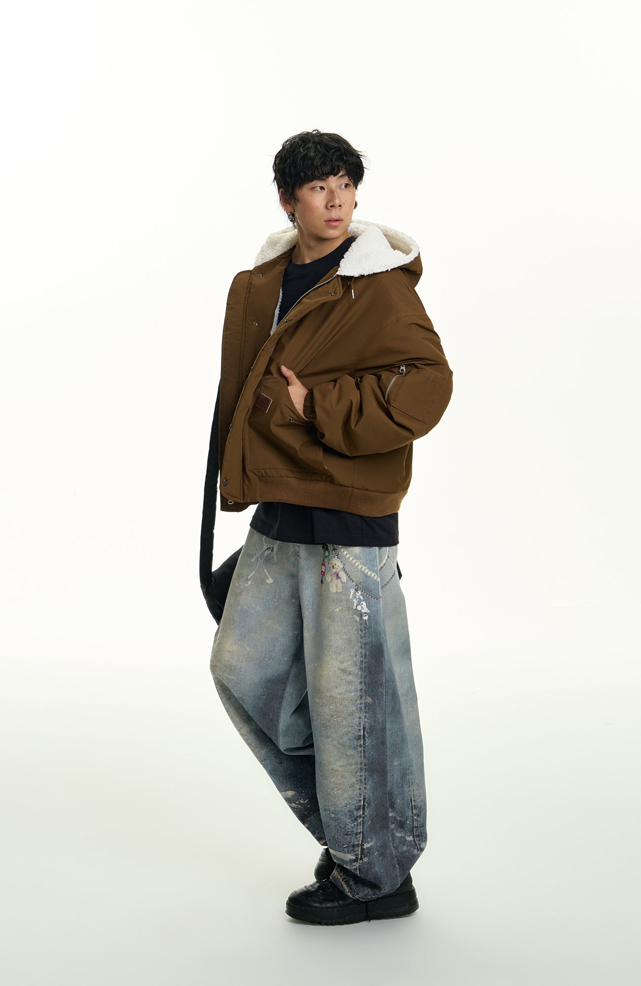 TGNS Distressed Chain Graphic Oversized Jeans