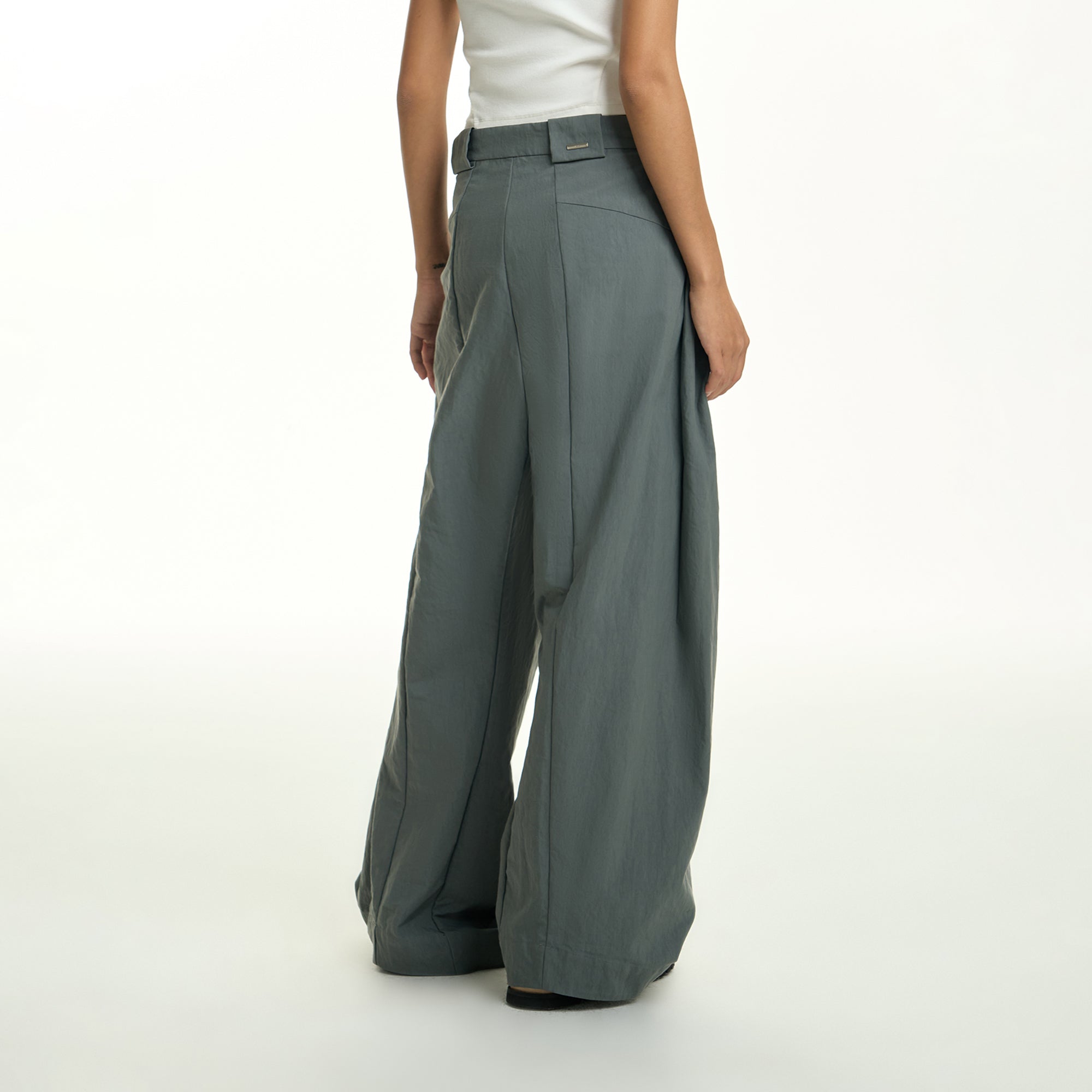 TGNS Retro Pleated Wide-Leg Trousers