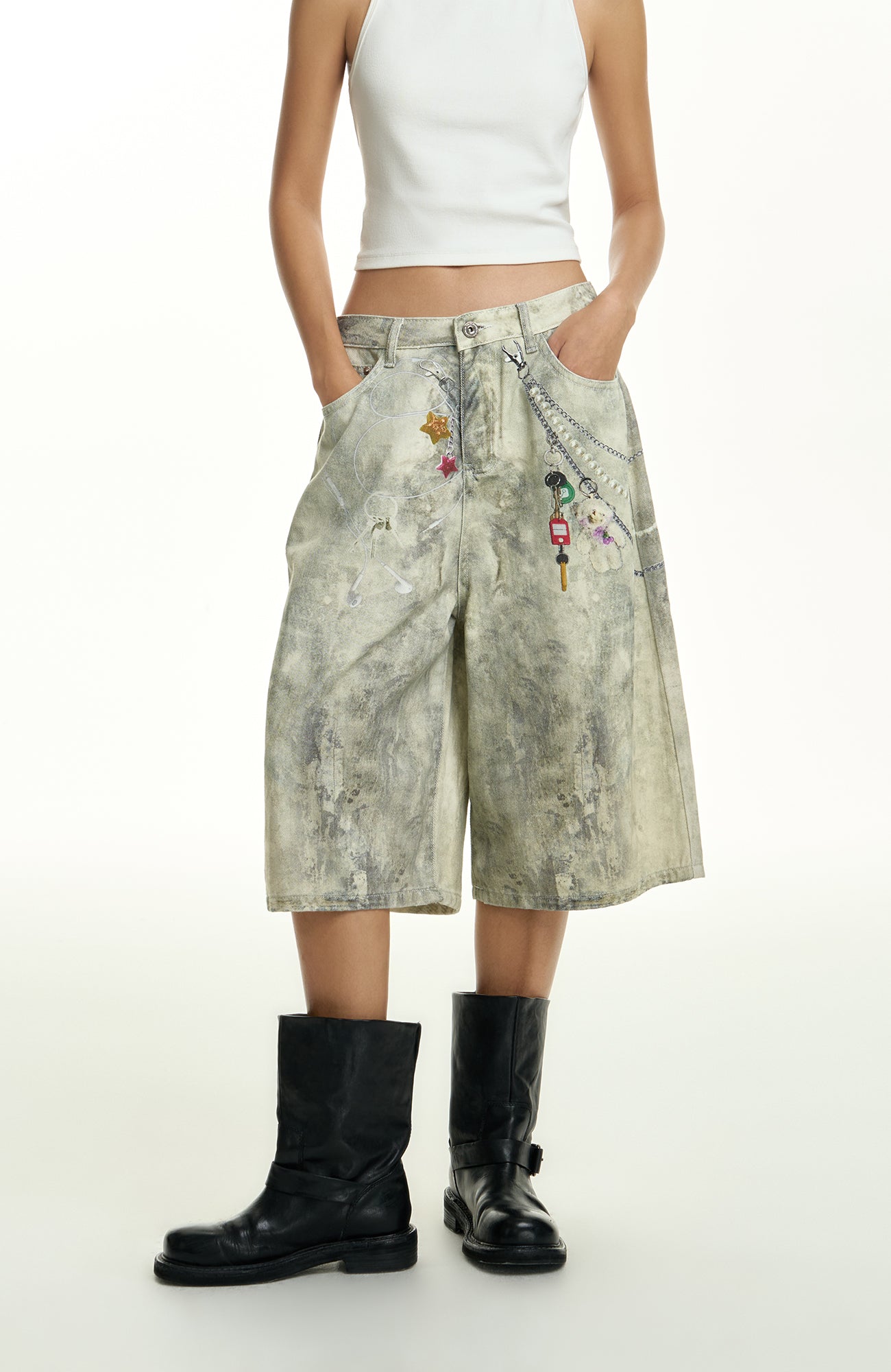 TGNS Distressed Chain Graphic Oversized Jorts
