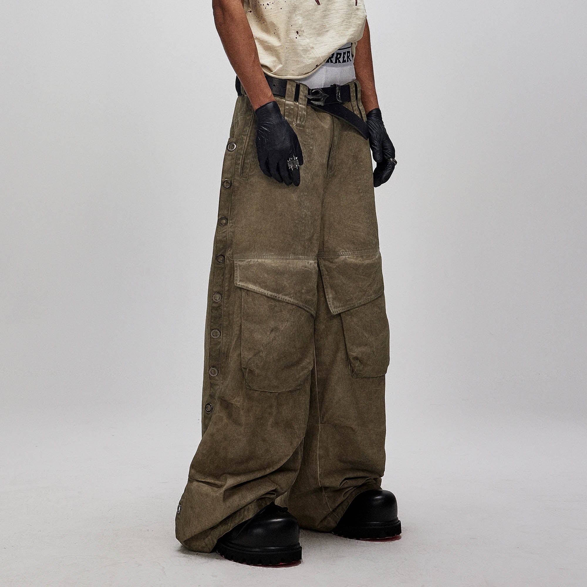 FLYERRER Distressed Eyelet-Side Big-Pocket Pleated-Knee Cargo