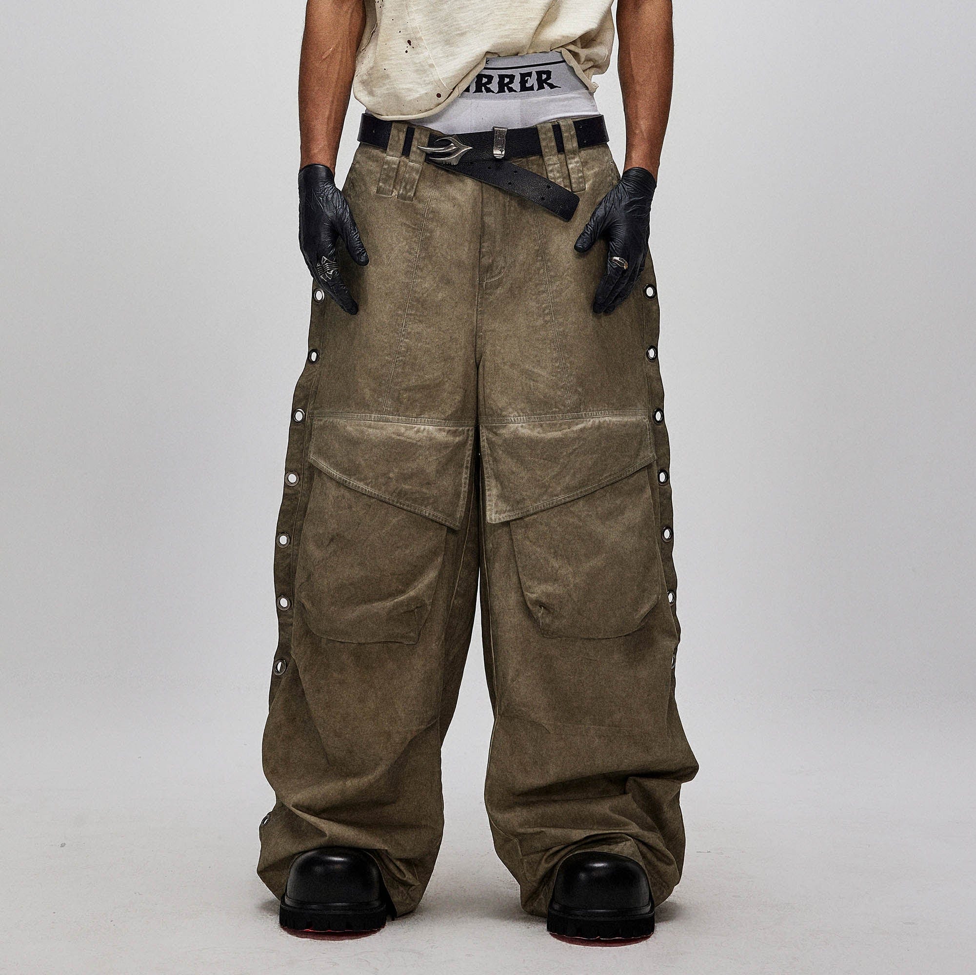 FLYERRER Distressed Eyelet-Side Big-Pocket Pleated-Knee Cargo