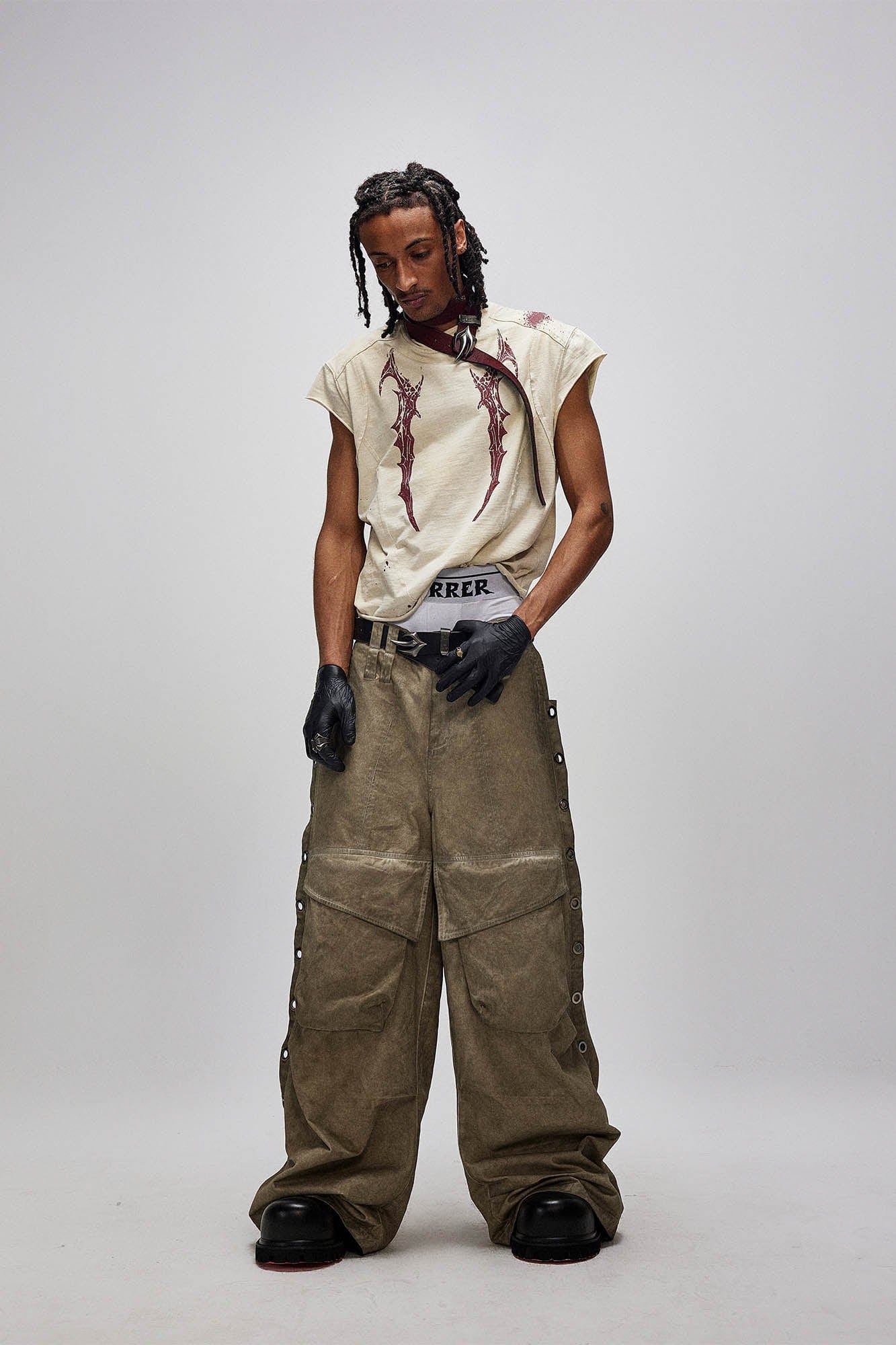 FLYERRER Distressed Eyelet-Side Big-Pocket Pleated-Knee Cargo