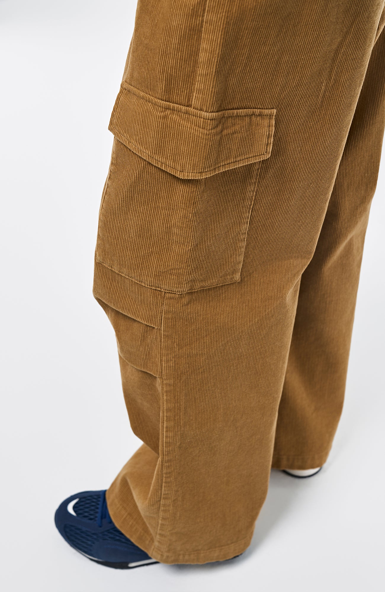 OVERLAPS Corduroy Wide-Leg Stacked Trousers