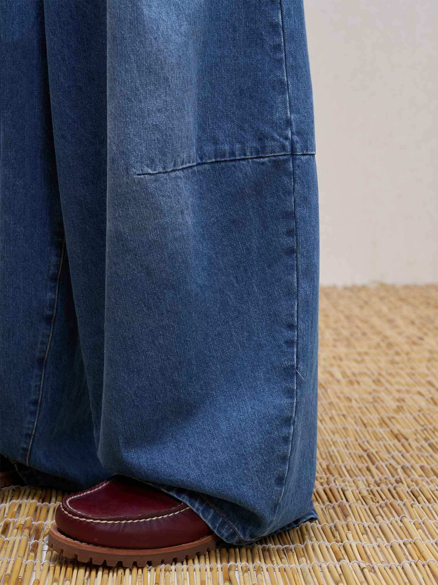 UNLIMITED MOTE Washed Paneled Wide-Leg Jeans