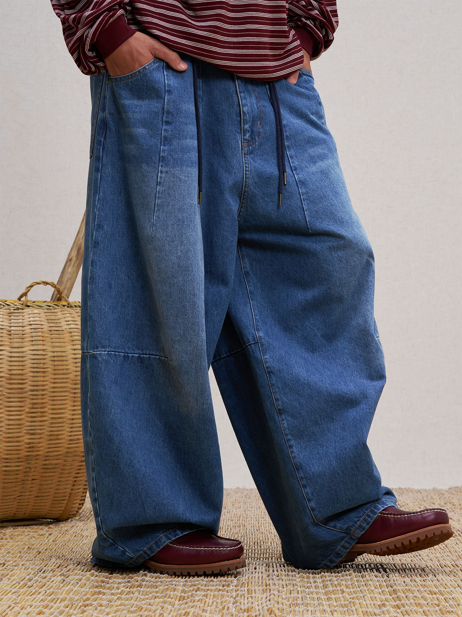 UNLIMITED MOTE Washed Paneled Wide-Leg Jeans