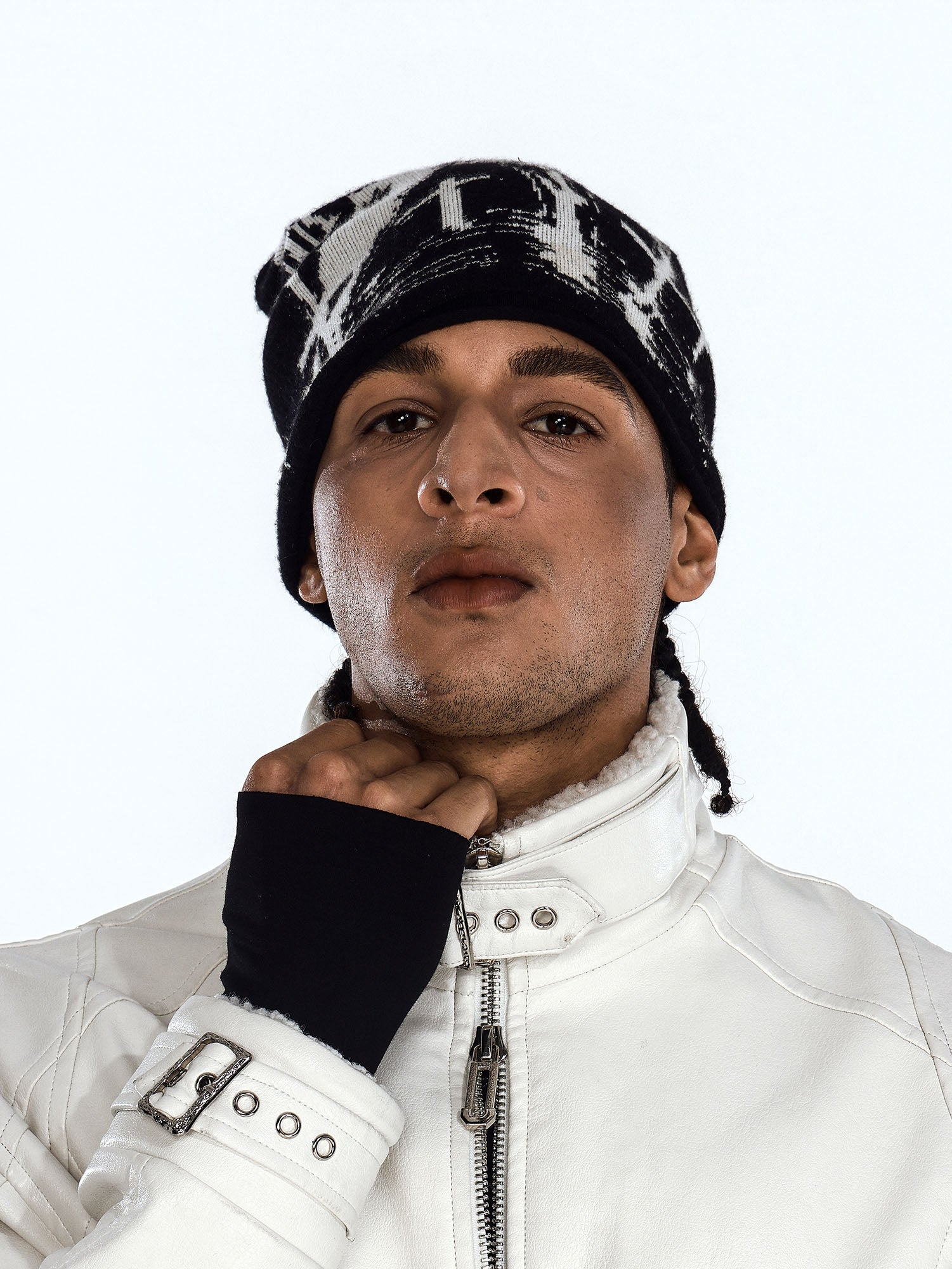 FLYERRER Grunge Cross Jacquard Slouch Beanie