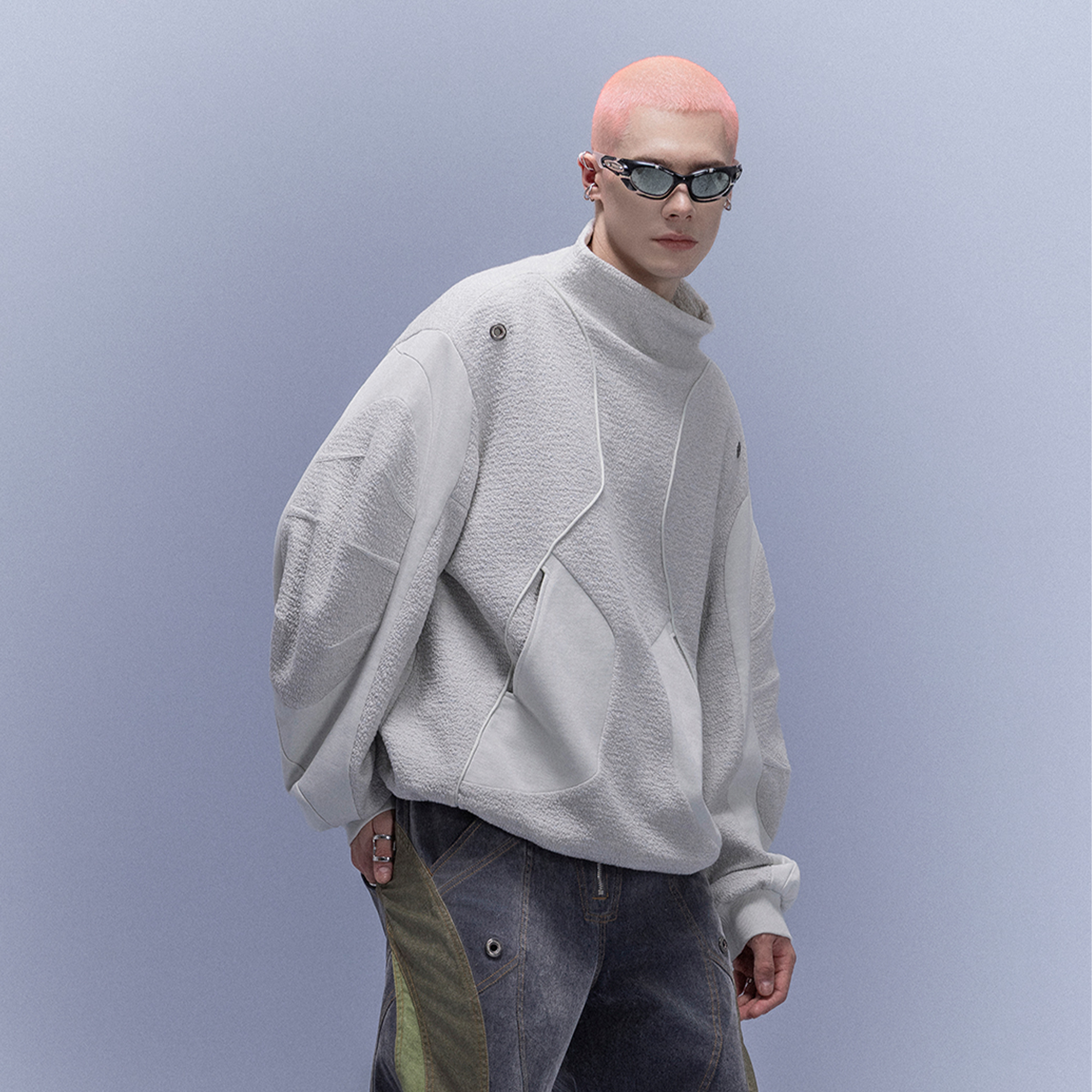 XIPHEVIL Fleece-Panel Saber-Sleeve Sweatshirt White