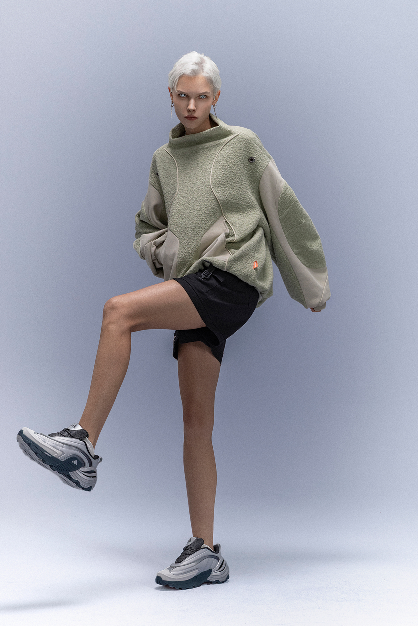 XIPHEVIL Fleece-Panel Saber-Sleeve Sweatshirt Green