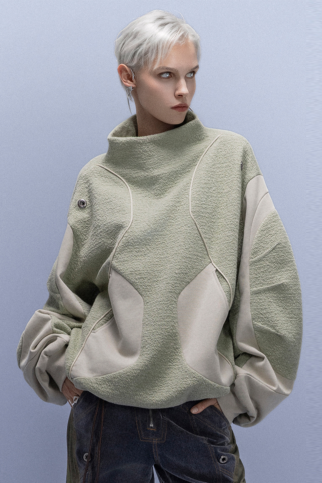 XIPHEVIL Fleece-Panel Saber-Sleeve Sweatshirt Green
