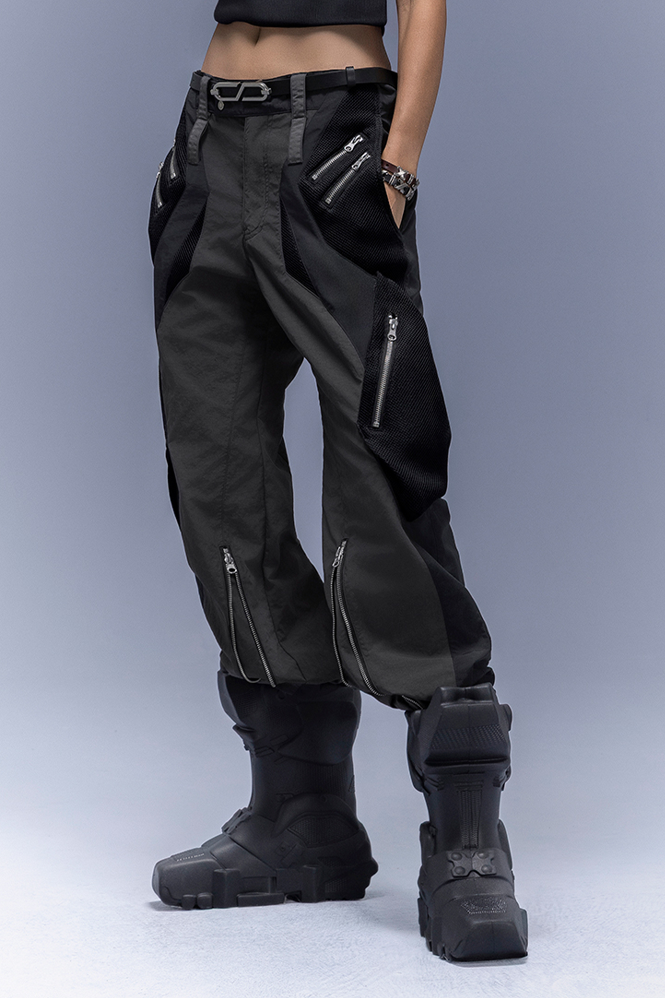 XIPHEVIL Paneled Multi-Pocket Zip Cargo Pants Black