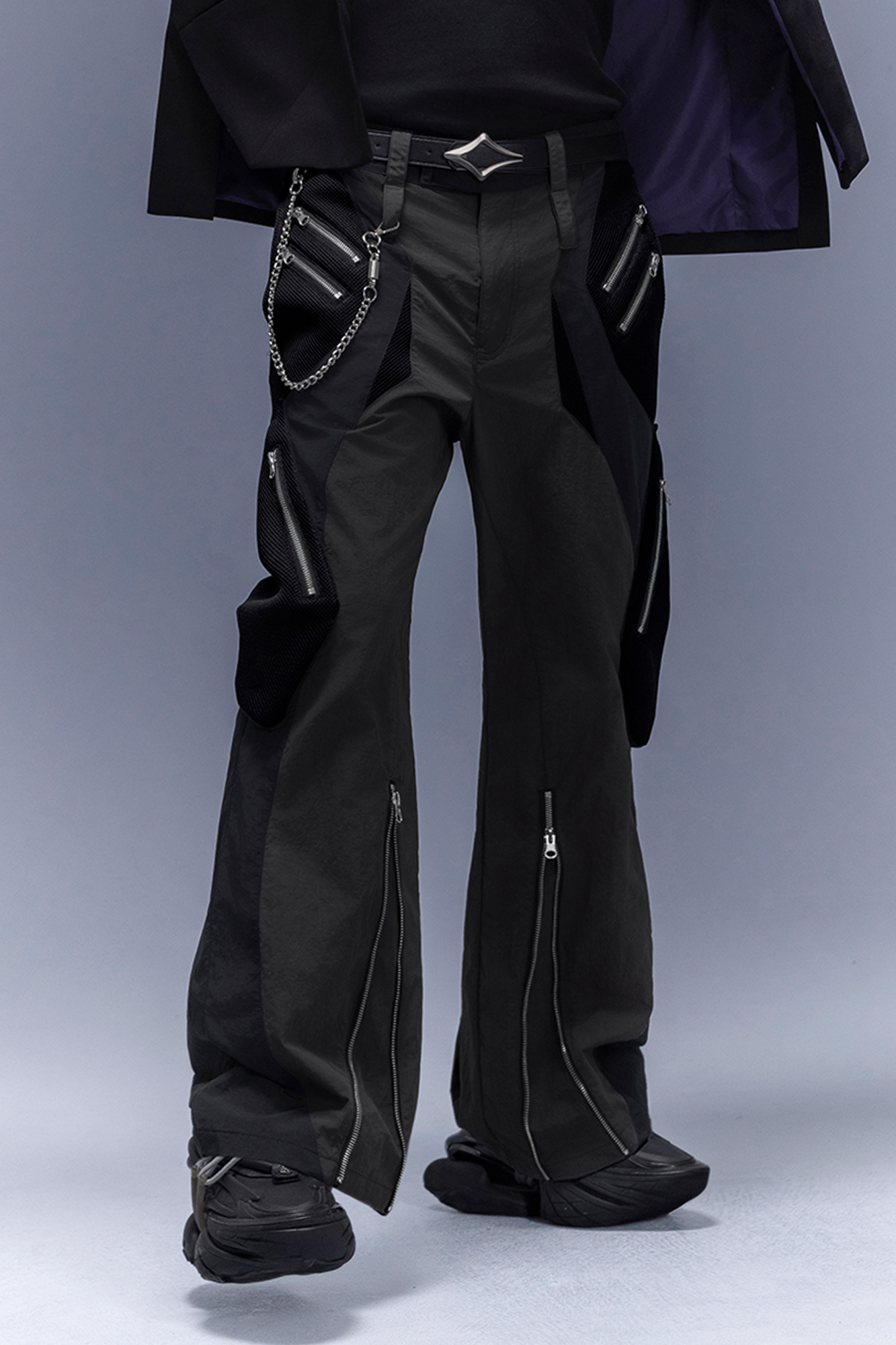 XIPHEVIL Paneled Multi-Pocket Zip Cargo Pants Black