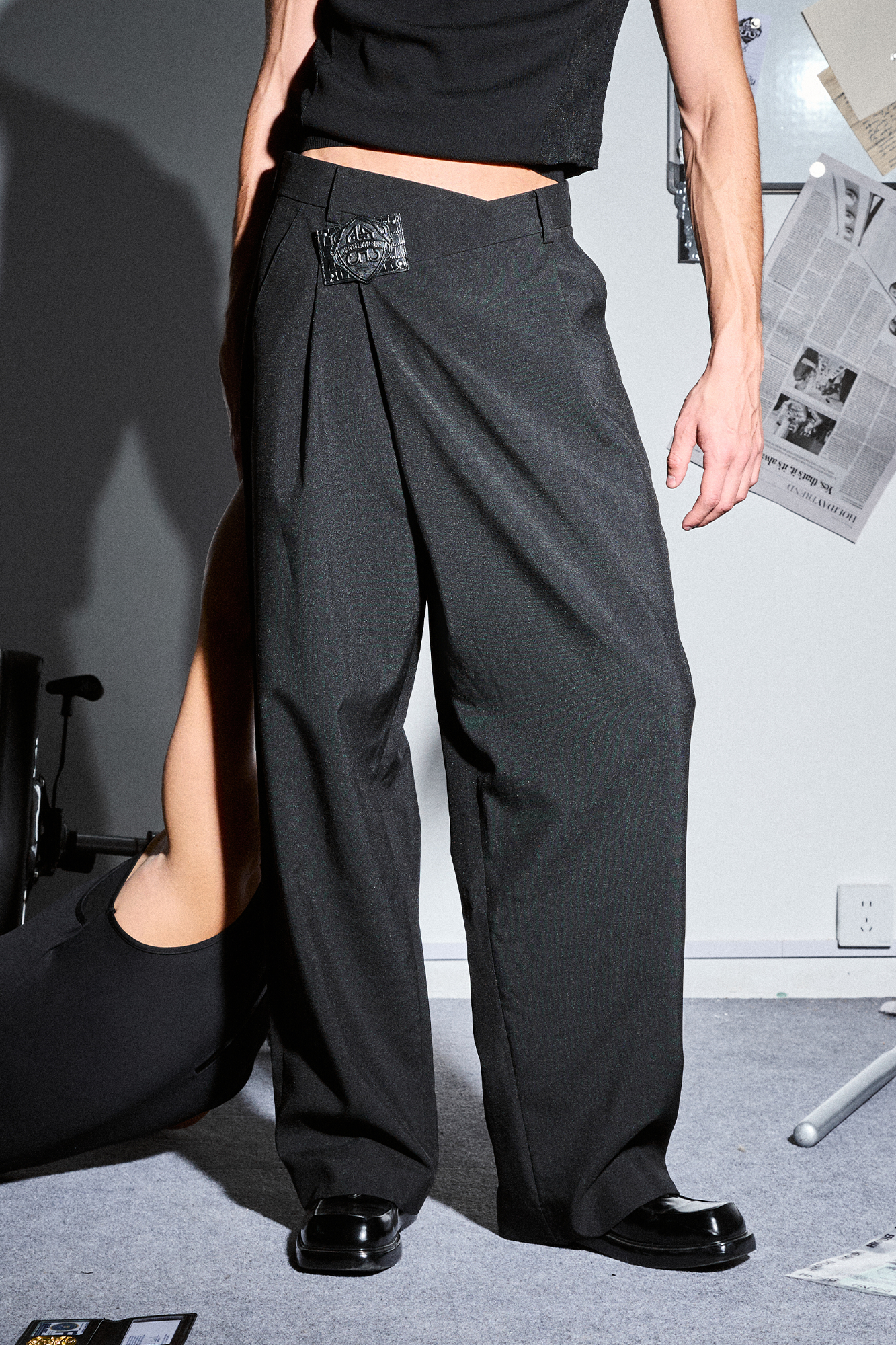 455EMBLE Asymmetric Waist Patch Wide-Leg Trousers