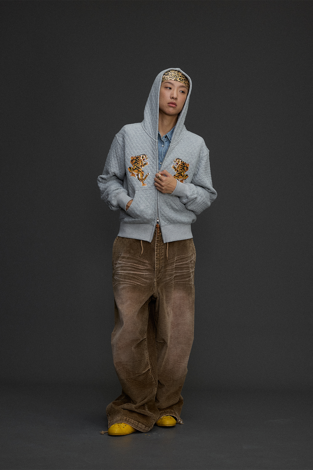 NIANJIUYIKOUER Tiger Embroidered Quilted Zip-Up Hoodie