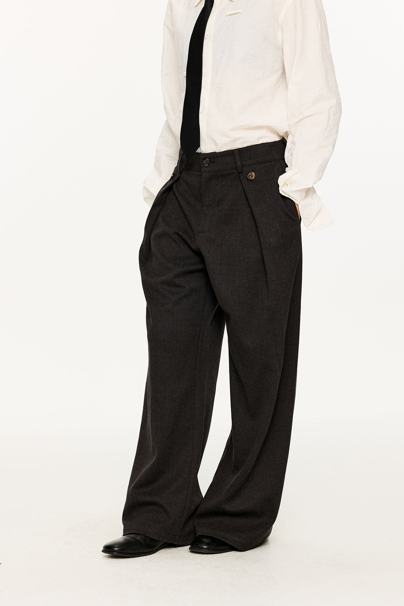 KREATE Modern Pinstriped Pleated Wide-Leg Trousers