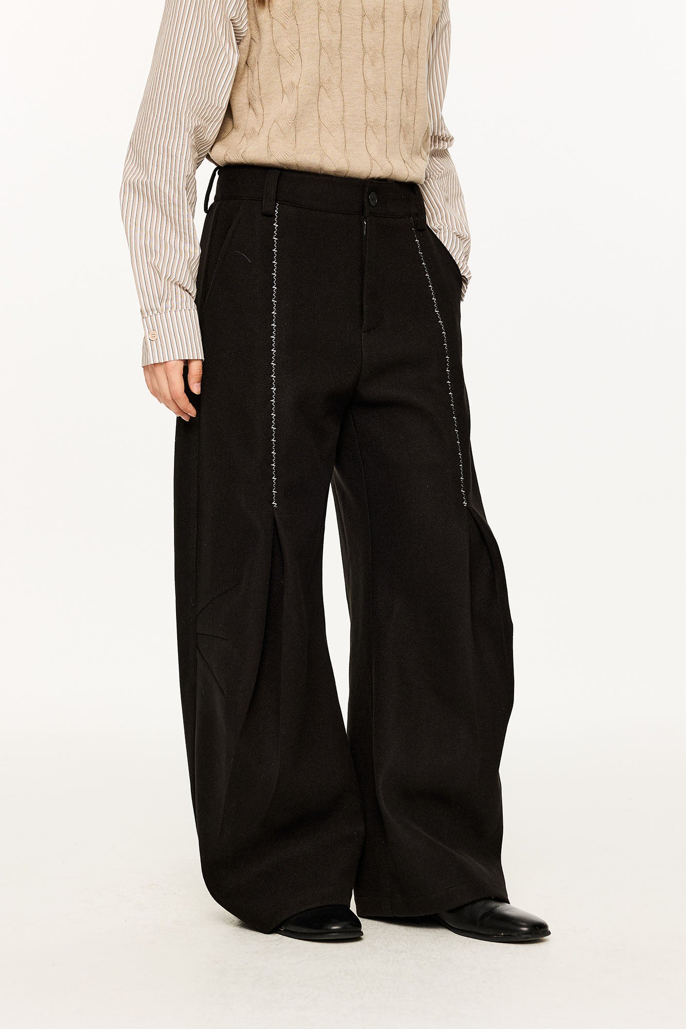 KREATE Middle Stitch Pleat Wide-Leg Trousers