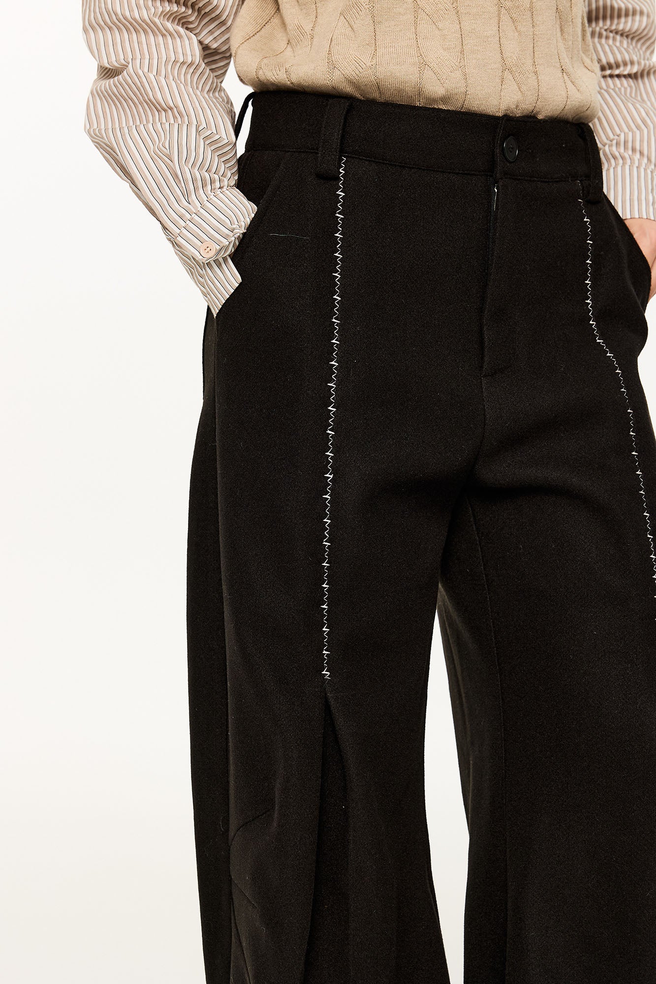 KREATE Middle Stitch Pleat Wide-Leg Trousers