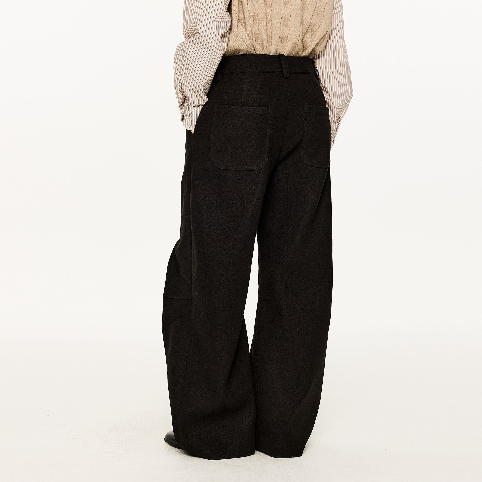KREATE Middle Stitch Pleat Wide-Leg Trousers