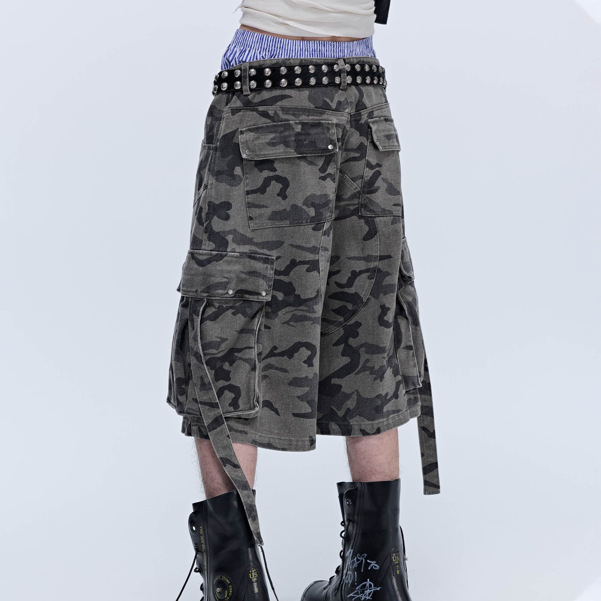 SAVAGEGROWTHWORLD Camo Spliced Multi-Pocket Shorts, premium urban and streetwear designers apparel on PROJECTISR.com, SAVAGEGROWTHWORLD