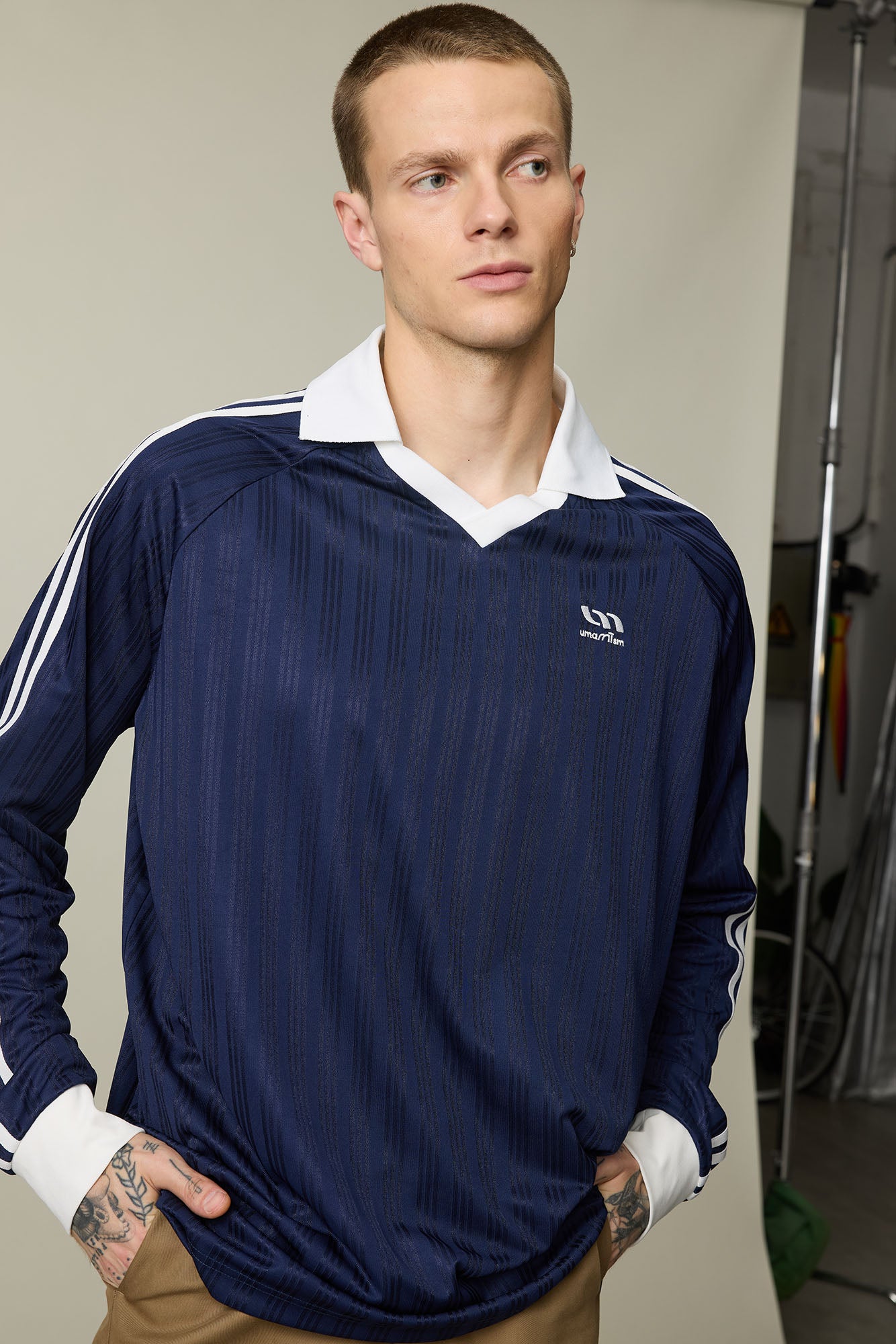 UMAMIISM Contrast V-Neck Stripe Long-Sleeve Tee, premium urban and streetwear designers apparel on PROJECTISR.com, UMAMIISM