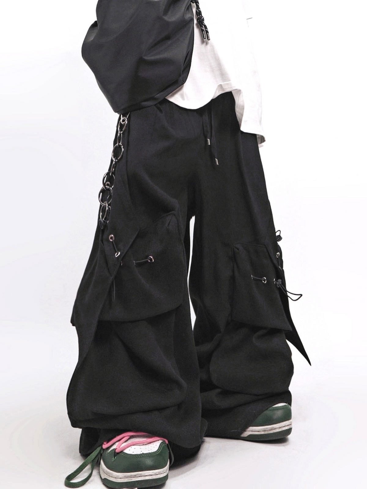 UUCSCC Multi-Pocket Curved Wide-Leg Pants