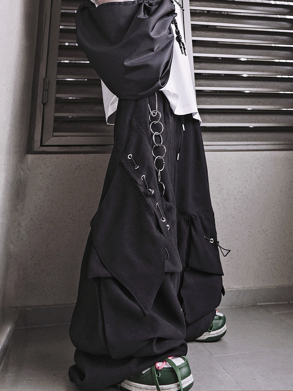 UUCSCC Multi-Pocket Curved Wide-Leg Pants