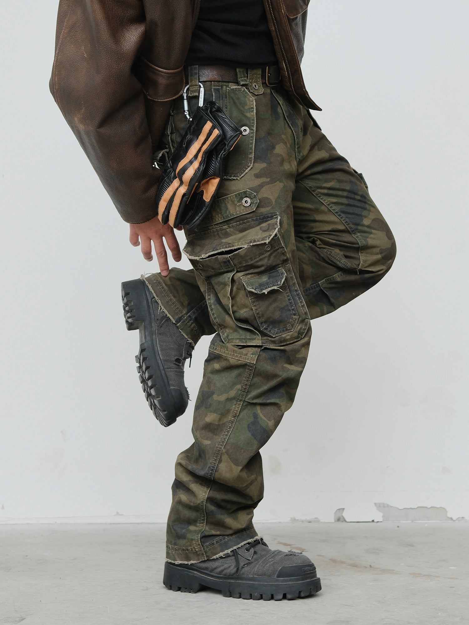 NEIGBORL Retro Multi-Pocket Camo Cargo Pants, premium urban and streetwear designers apparel on PROJECTISR.com, NEIGBORL