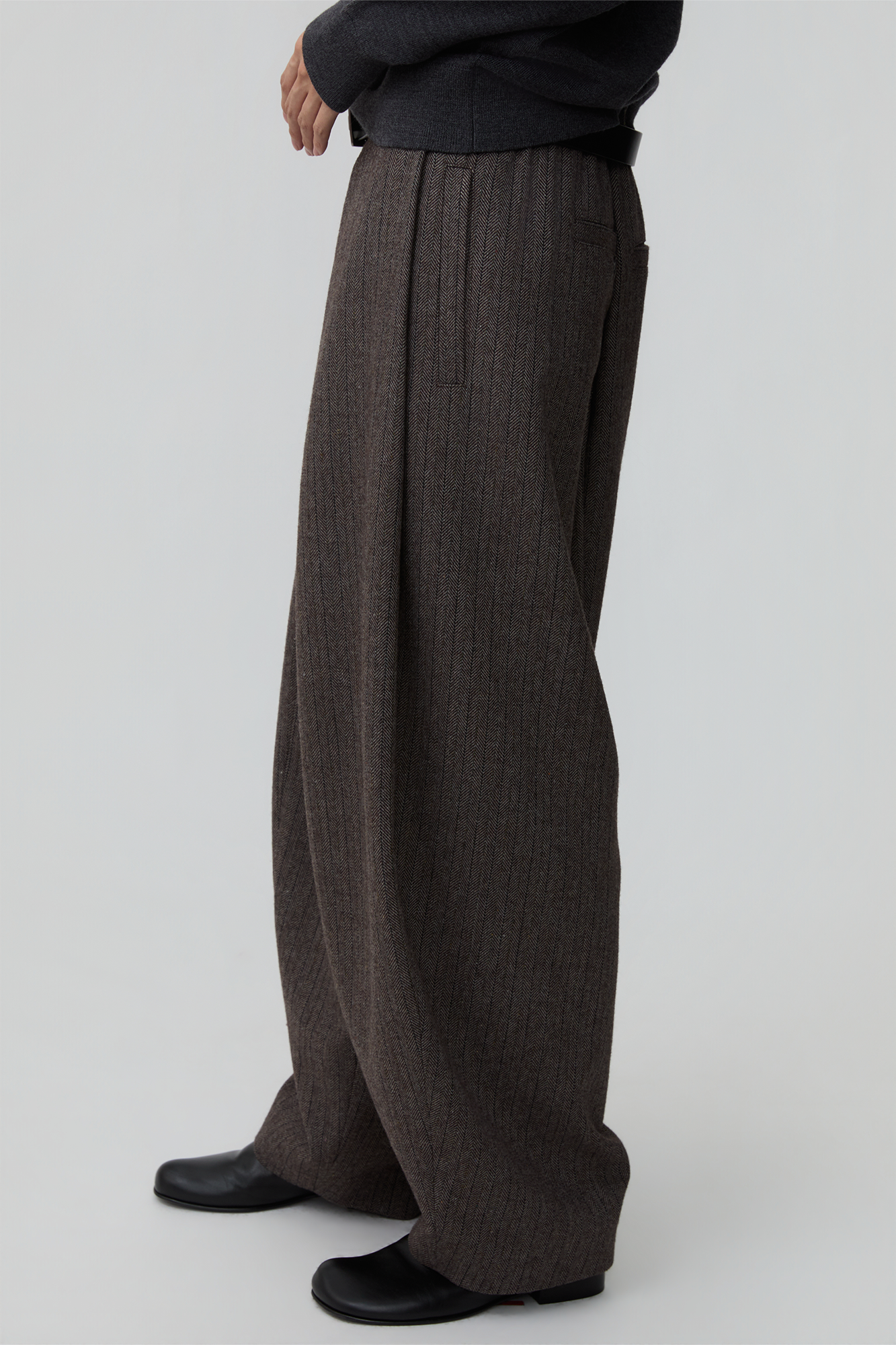 OPICLOTH Classic Elastic Waist Tapered Pants, premium urban and streetwear designers apparel on PROJECTISR.com, OPICLOTH