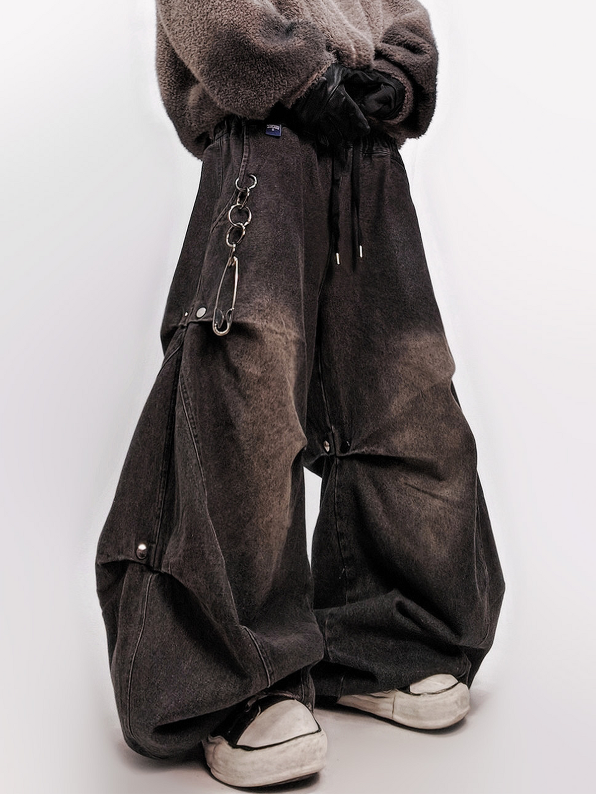 UUCSCC Washed Curved Wide-Leg Jeans