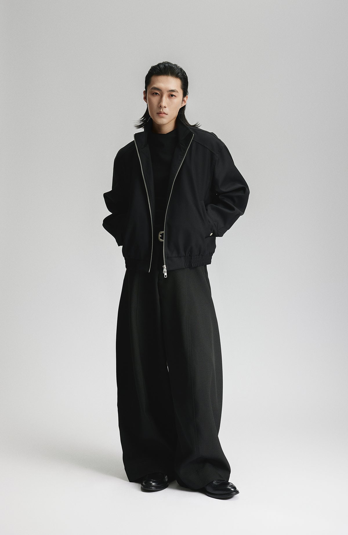 SAMMOKONPA Curved Silhouette Wide-Leg Trousers