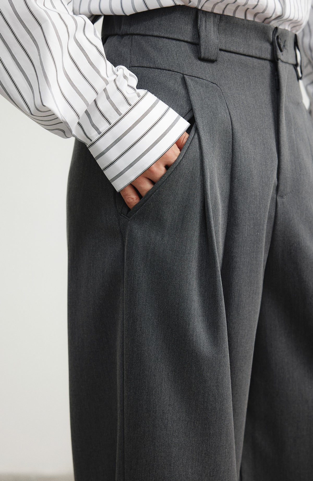 SAMMOKONPA Pleated Oversized Trousers