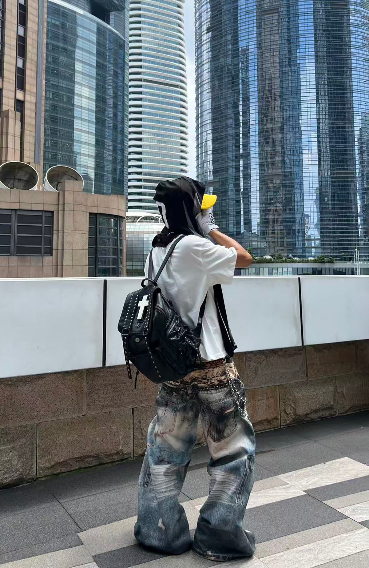YIZILINGF Graphic Distressed Baggy Jeans