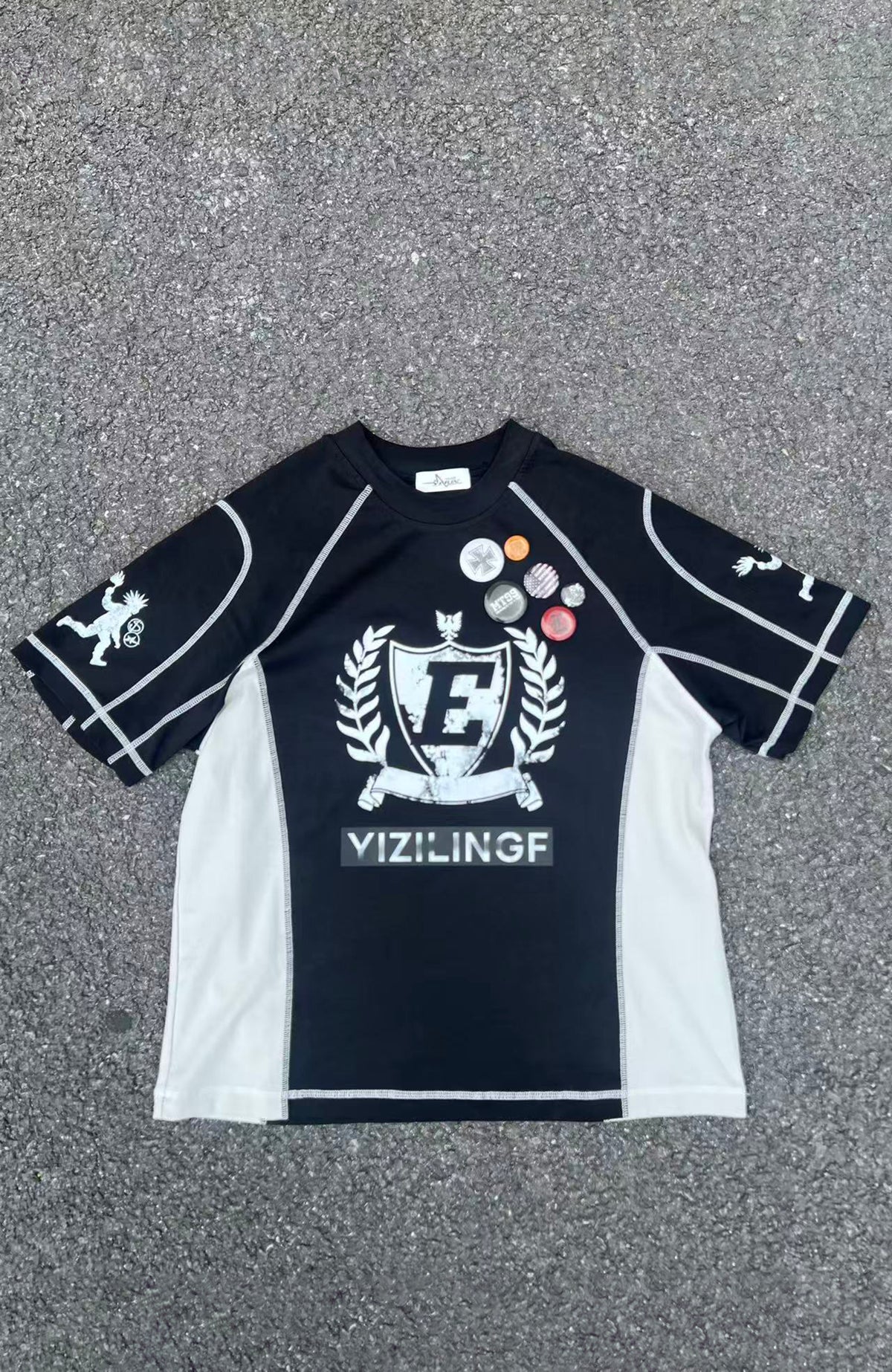 YIZILINGF Punk Spliced Badge Oversized T-Shirt