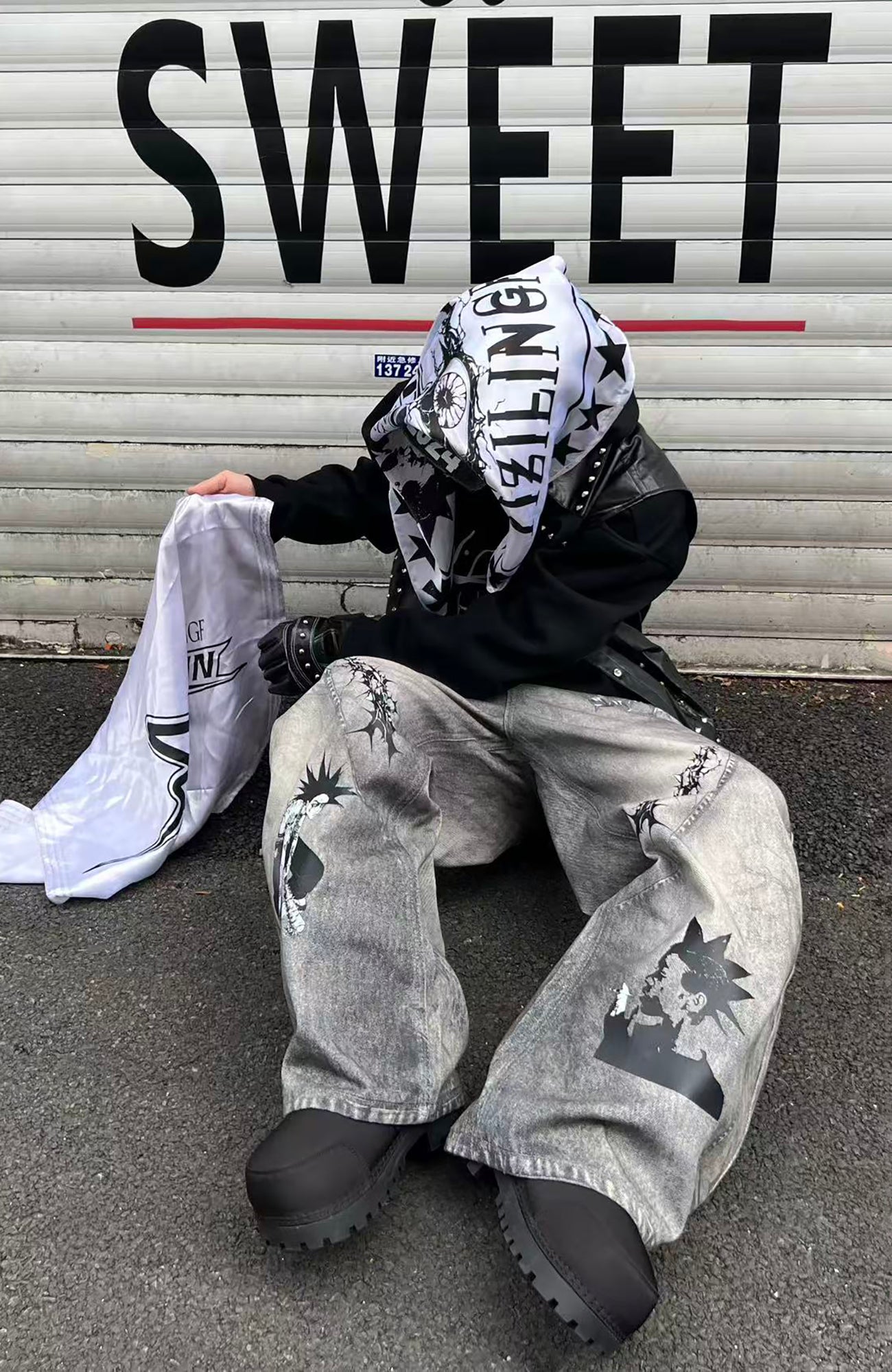 YIZILINGF Dirty-Dye Full-Print Curved Baggy Jeans