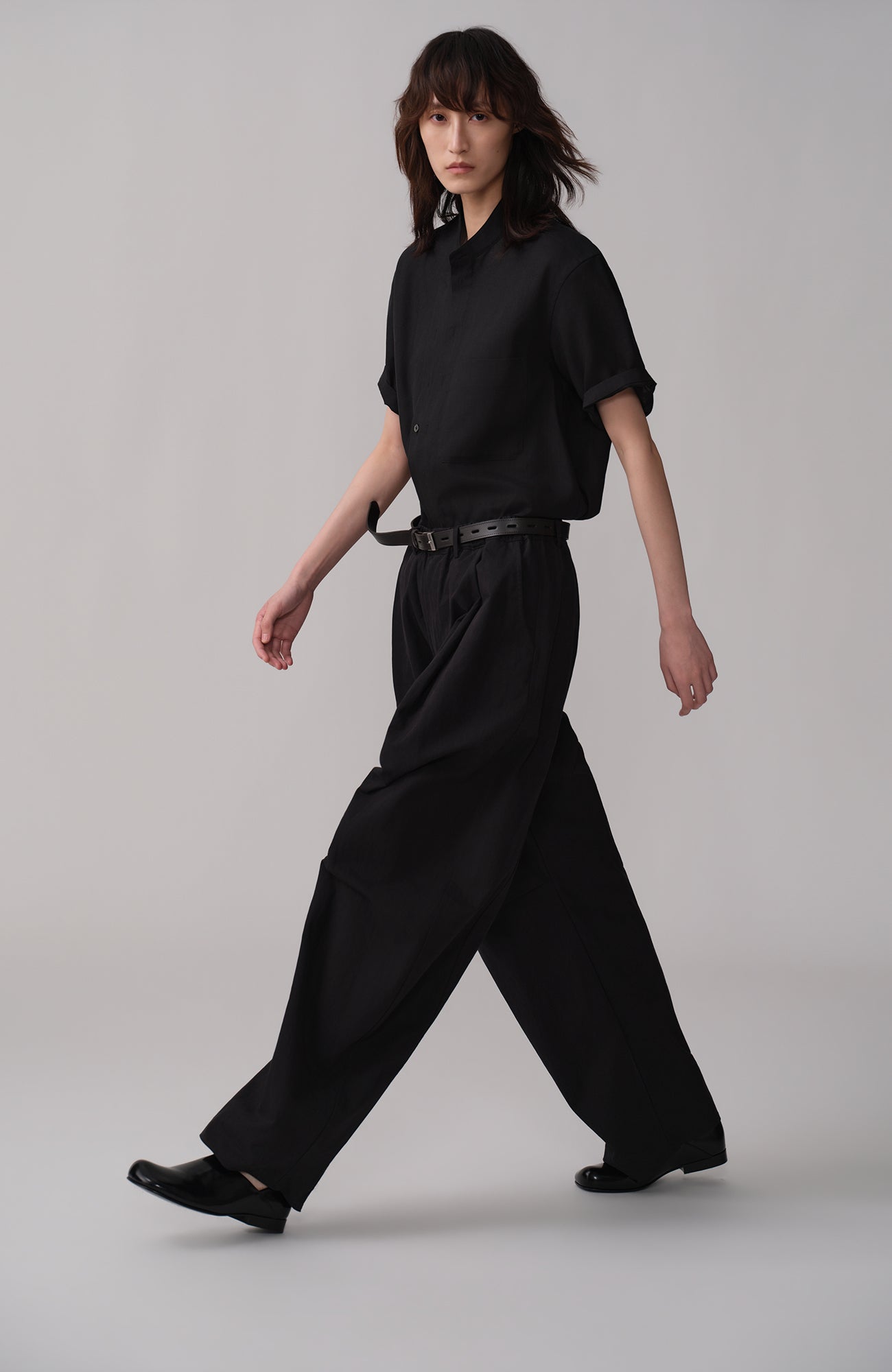 OPICLOTH Pleated Curved Wide-Leg Trousers